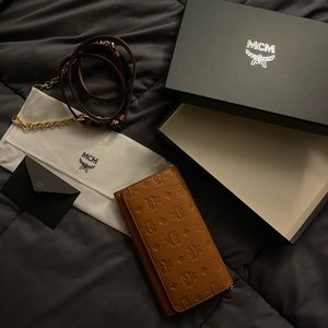 SOLD ❌ Mcm Trifold wallet sling